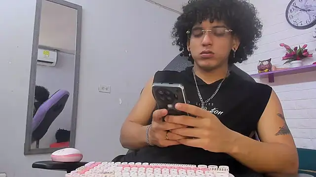 Xfire boy69 online show from October 9, 4:23 pm