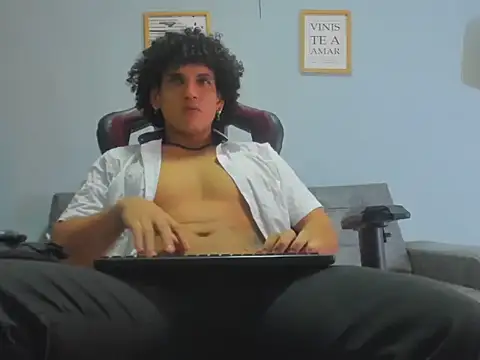 Snapshot of Xfire_boy69 chatting on September 9, 9:35 pm Xfire boy69 online show from September 9, 9:35 pm