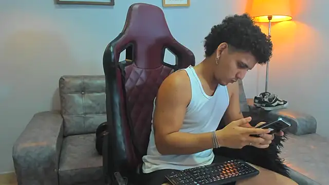 Xfire boy69 online show from December 3, 5:30 pm