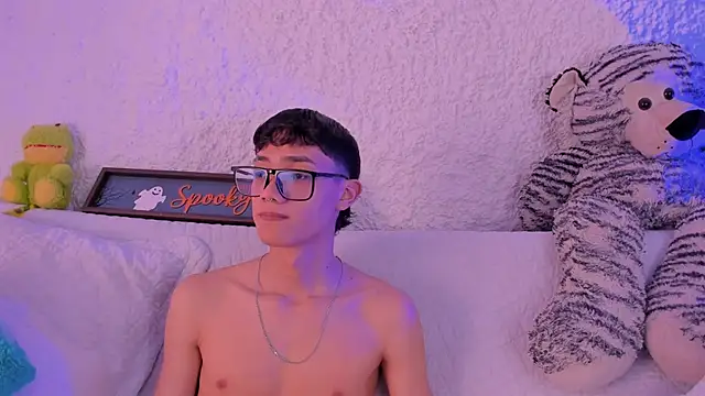 thiago kinghot online show from November 4, 3:40 am