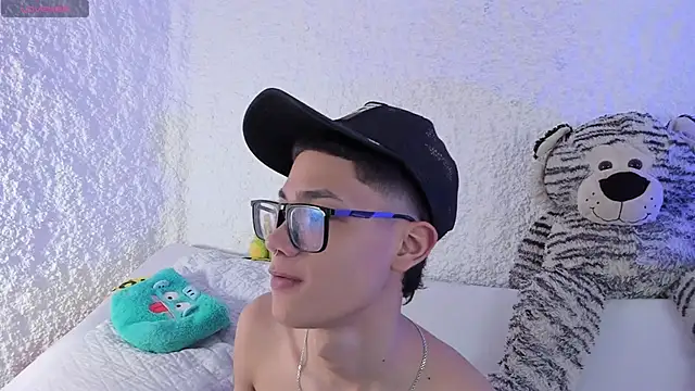 thiago kinghot online show from November 17, 12:08 pm