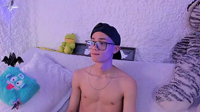 thiago kinghot online show from October 30, 8:21 pm