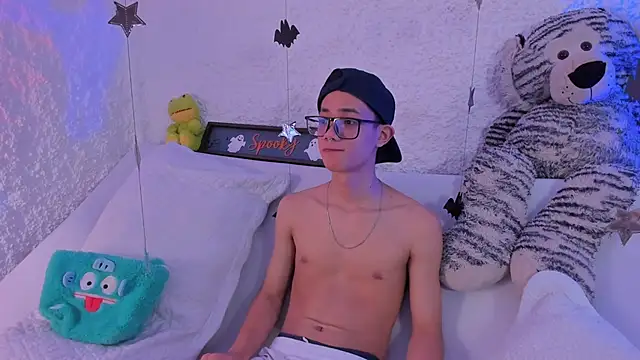 thiago kinghot online show from October 13, 5:24 am