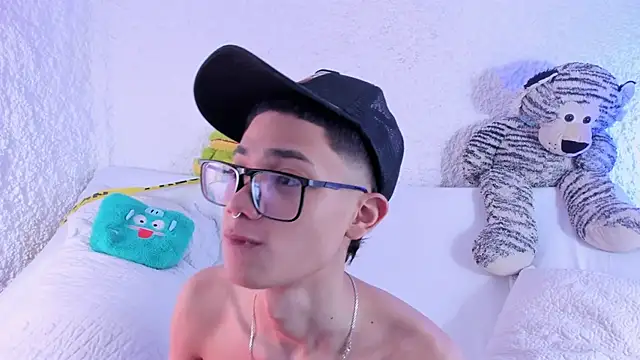 thiago kinghot online show from November 15, 1:13 pm