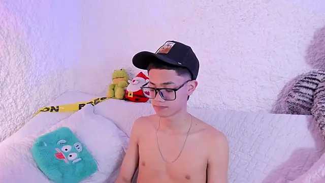 thiago kinghot online show from November 18, 12:31 pm