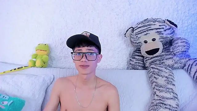 thiago kinghot online show from November 7, 12:30 pm