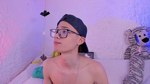 thiago kinghot online show from November 5, 3:41 am