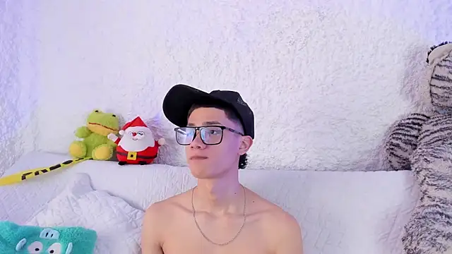 thiago kinghot online show from November 19, 12:38 pm