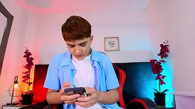 Lucass love online show from April 11, 1:25 pm