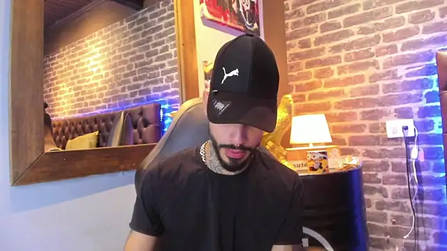 Snapshot of VinzenzRizzo chatting on September 10, 4:33 am VinzenzRizzo online show from September 10, 4:33 am