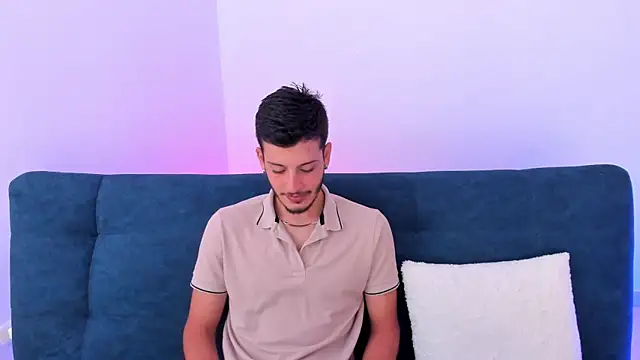 Snapshot of _Monster_cock4u_ chatting on September 22, 7:24 pm Monster cock4u online show from September 22, 7:24 pm