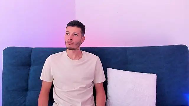 Snapshot of _Monster_cock4u_ chatting on September 10, 6:28 pm Monster cock4u online show from September 10, 6:28 pm