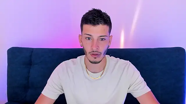 Snapshot of _Monster_cock4u_ chatting on September 29, 10:38 pm Monster cock4u online show from September 29, 10:38 pm