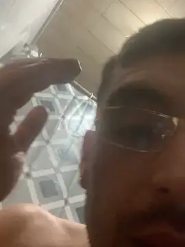 malek xarx  online show from March 13, 2:24 pm