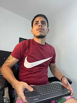 Luke Stone online show from April 10, 8:05 pm