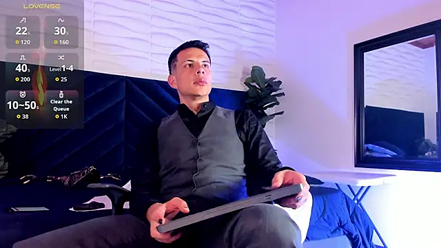 Snapshot of Dustin_Sonne chatting on October 3, 3:22 am Dustin Sonne online show from October 3, 3:22 am