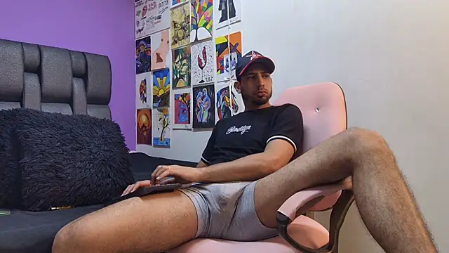 ashtoncooperr online show from October 11, 7:07 pm