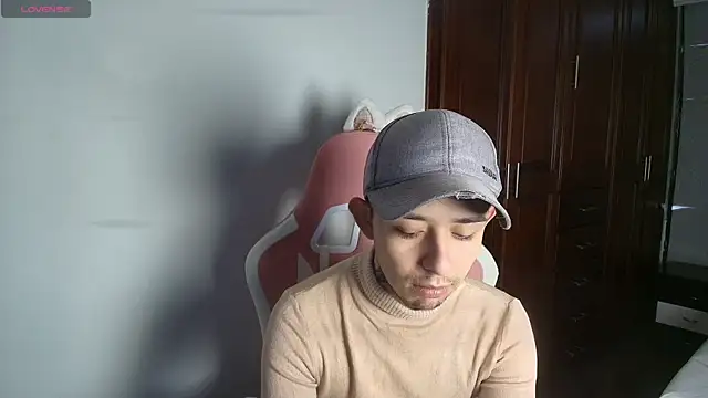 Aleecandrews online show from October 14, 8:05 pm