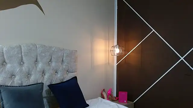 Aleecandrews online show from September 25, 7:46 pm