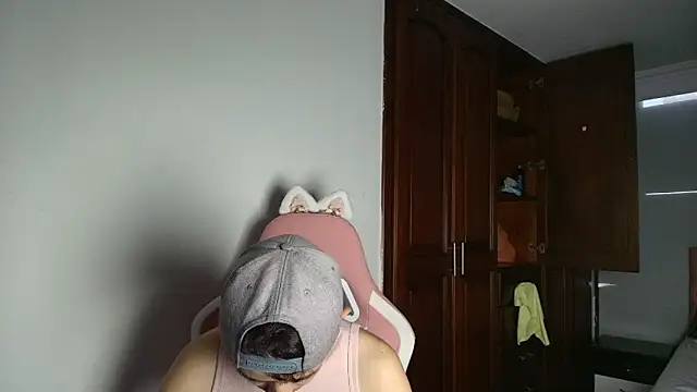 Aleecandrews online show from October 13, 8:04 pm