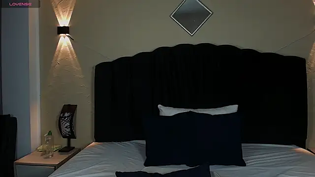 Aleecandrews online show from September 10, 7:45 pm