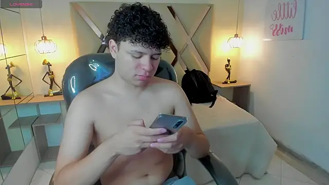 BenjaminBottonn online show from November 20, 7:56 pm