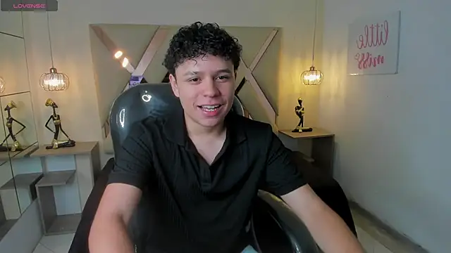 BenjaminBottonn online show from October 15, 8:38 pm