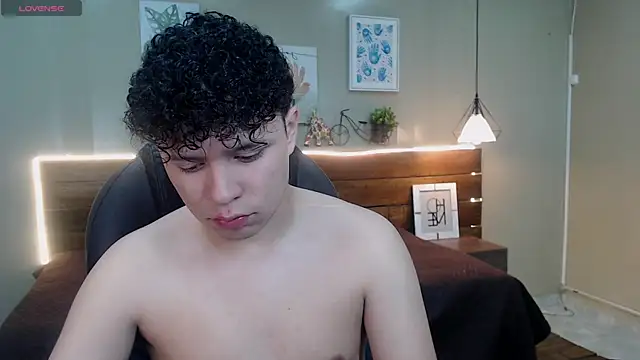 BenjaminBottonn online show from November 15, 5:53 am