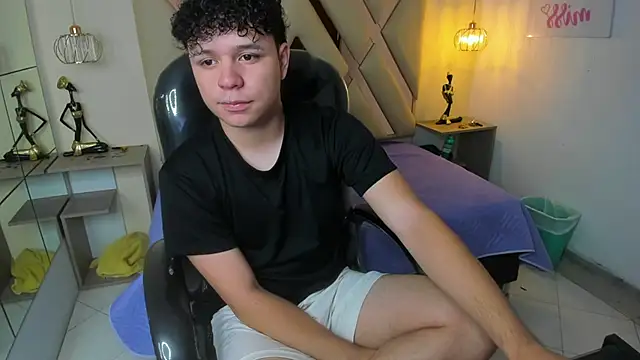 BenjaminBottonn online show from November 7, 8:23 pm