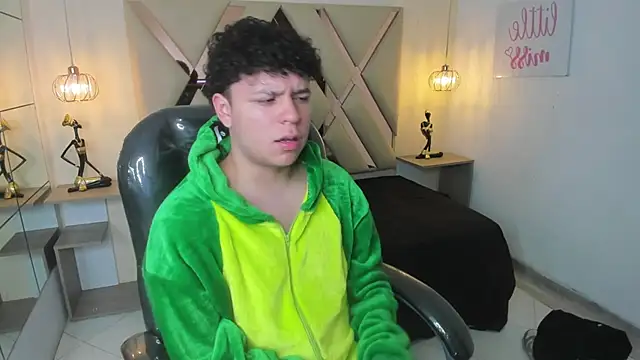 BenjaminBottonn online show from October 8, 8:57 pm