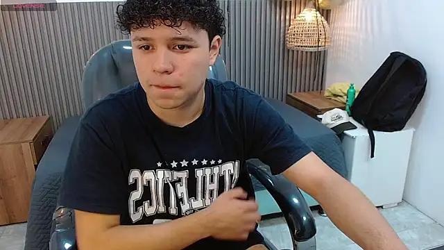 BenjaminBottonn online show from October 16, 8:39 pm