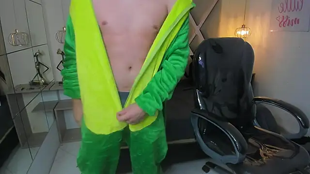 BenjaminBottonn online show from October 27, 8:44 pm