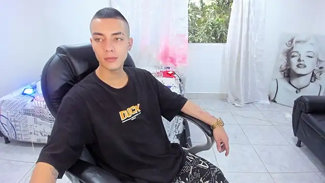 Dereck Boy8 online show from October 13, 8:59 pm