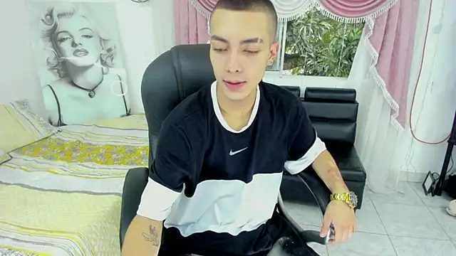 Dereck Boy8 online show from September 25, 7:13 pm