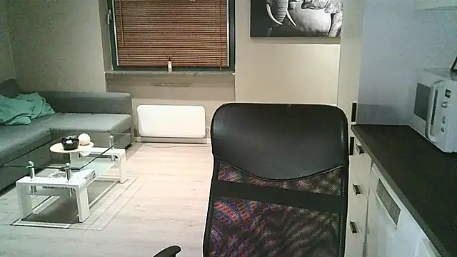 Dartanjanas13 online show from October 17, 6:45 pm