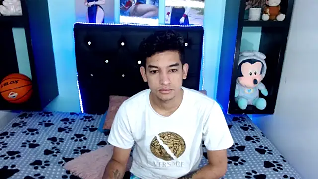 x oliver x online show from November 2, 4:39 am