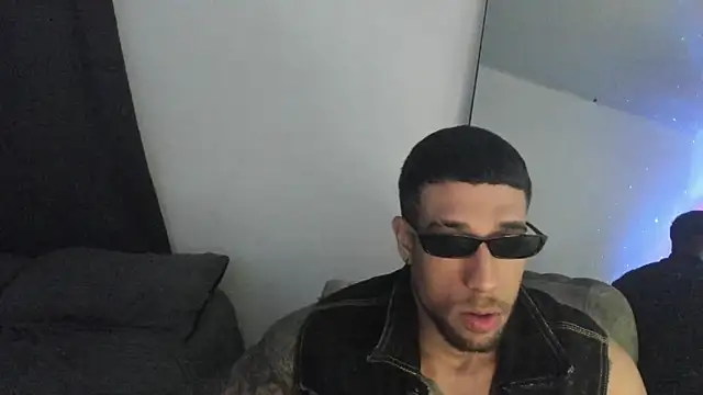 ThiagoLugo online show from March 8, 5:44 am