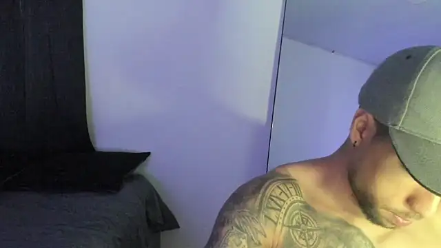 ThiagoLugo online show from December 2, 8:12 pm