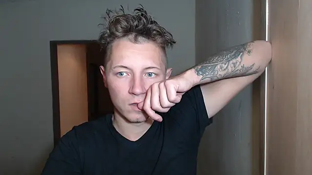 BlondZilla online show from December 5, 7:26 am