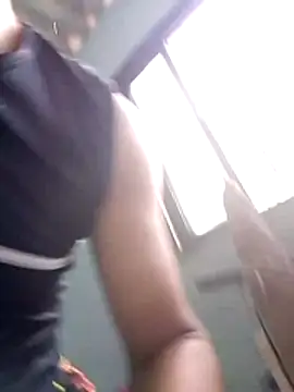 miroqui143 online show from November 22, 2:38 pm