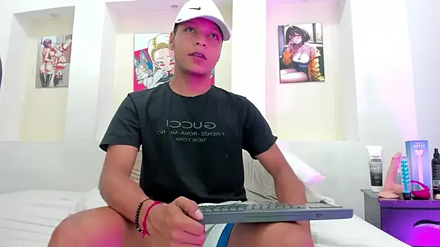 Ricky Owens1 online show from December 3, 9:10 pm