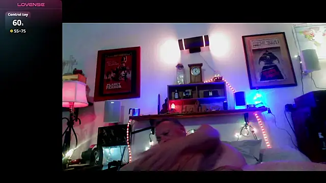 Pussyeat2please online show from March 16, 11:58 am