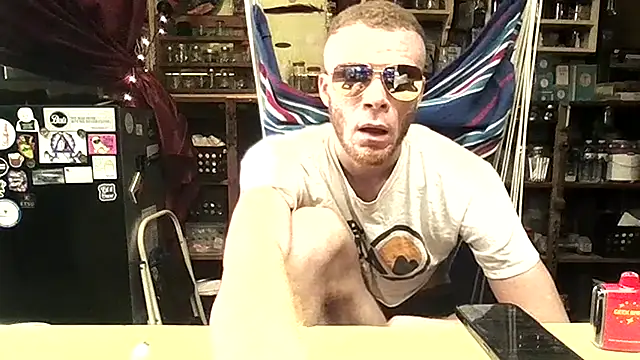 Snapshot of jinjasnack chatting on September 22, 1:21 pm jinjasnack online show from September 22, 1:21 pm