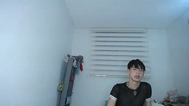 lucky stricke online show from October 17, 4:49 am