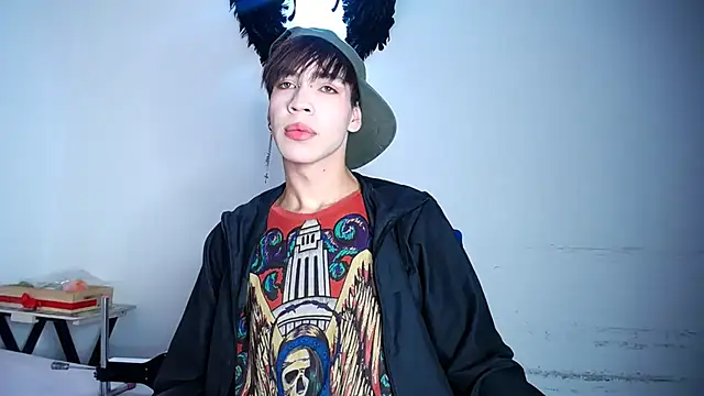 lucky stricke online show from November 10, 3:33 am