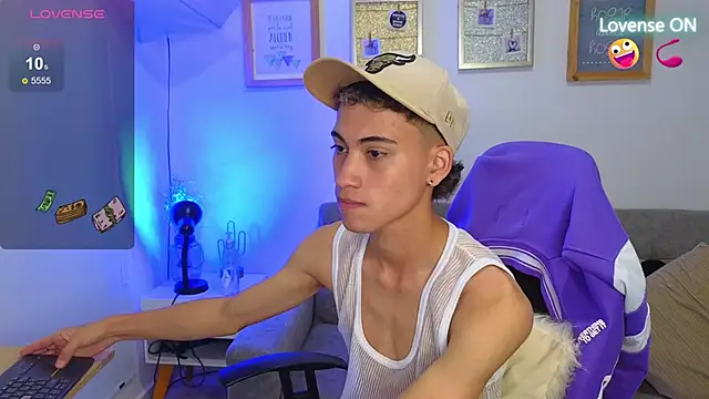 yulian vasquez online show from November 22, 4:06 pm