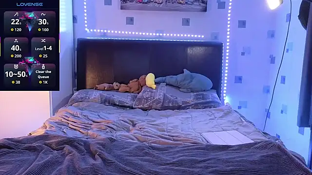 Snapshot of luciferdaroyale chatting on October 29, 10:34 pm luciferdaroyale online show from October 29, 10:34 pm