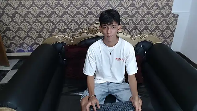 Snapshot of Sebas_cat chatting on September 8, 9:47 pm Sebas cat online show from September 8, 9:47 pm