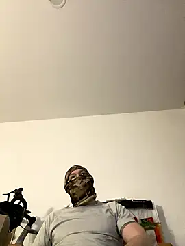 black-and-white online show from January 10, 5:17 pm