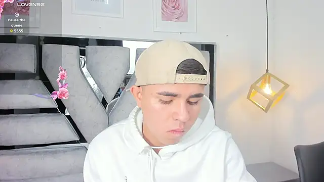 lianfox  online show from November 1, 1:04 pm